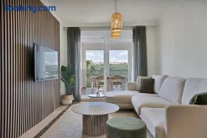 Palm Beach Residency - Beachside with Free Parking - Image 1