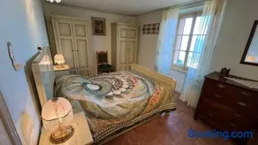 ILOVEPIGRA Historic house - Image 1
