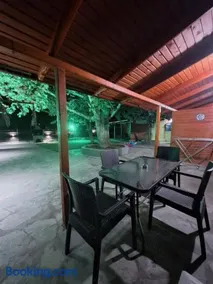 Platanes Apartments - Image 1