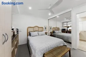Neutral Bay 46 Young Furnished Apartment - Image 5