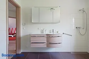 Private Rooms - Image 3