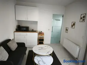 Apartment l'Anil Garden and Garage - Image 1