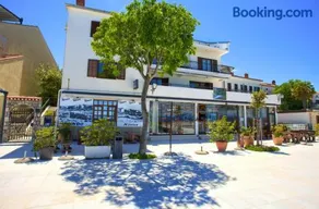 Apartments Dundo - Image 3