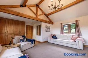 GARDEN FIELD COTTAGE - Spacious Holmbridge Home with Rolling Hill Views - Image 3