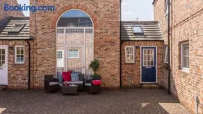 Dovecote House - Luxury Town House - Dog Friendly - Image 4