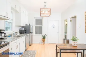 Downtown 2 Bedroom Home - Office - Image 3