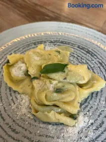 Bran Pensiunea Restaurant Al Gallo centru - Image 2
