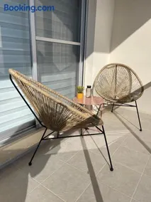 Charmante Ferienwohnung mit schnellem Internet, Terrasse und Whirlpool | Gartenblick | Haustiere sind willkommen - Image 2