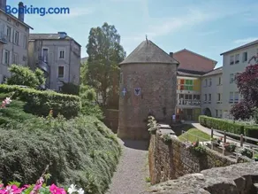 Charmant Gîte avec Jardin aux Portes d'Épinal, Idéal Couples ou Séjours Pro, Proche Commerces et Nature - Image 1