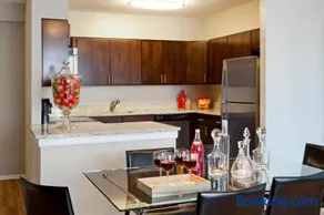 Furnished Quarters at 15/25 Bank Street - Image 4