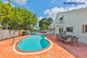 Two Luxury Villas - Private Pools - Large Groups - Image 1