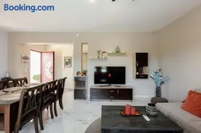 Valentina's Luxe Apartment - Image 2