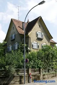 CROWN LIVING Villa Schillerstraße Dornbirn - Historisches Wohnen, nostaltigsches Apartment, ideal für Feriengäste und Geschäftsreisende, Parkplatz, zentrumsnah, Self Check-in - Image 3