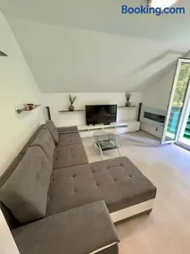 Quiet Forest Retreat with Pool - Image 2