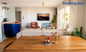 Stunning apartment with balcony to visit Paris - Image 1
