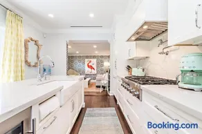 Hotel Homes - The Lilly - Image 1