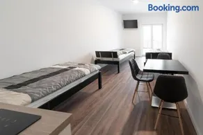 Monteurzimmer Berlin Pankow Mit Dachterrasse - Nur 10 Min. Von Der A10 - 3 Zimmer/ 7 Betten - Image 2