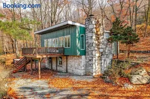 Stone Cabin on Valley View - Firepit & Hot Tub - Image 2