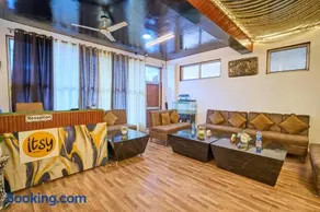 Itsy Hotels Twilight - Image 3