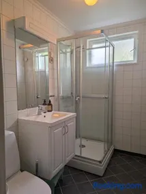 Kjellerleilighet med utsikt - Image 3