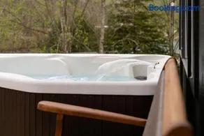 The Bryn - 15 Min To Sylva, Hot Tub and Fire Pit - Image 3