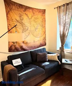 Wicker Park 1-BR Walk to Train & Grocery Easy Downtown Access - Image 2
