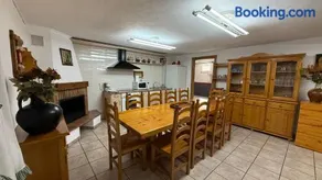 Casa con jardín para Grupos y Familias, 6 habitaciones - Image 2