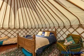 Beautiful Yurt with stunning South Downs views - Image 4