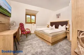 Hotel & Gasthaus Zum Hirschen - Image 2