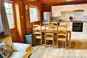 Peaceful Cowslip Lodge - Finlake Spa Resort in Devon - Image 4