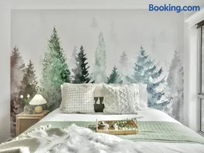 Modern holiday home in Hobart - Stunning Mountain & Water views - Image 4