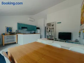 Charmante petite maison entre ville et campagne avec piscine - Image 3