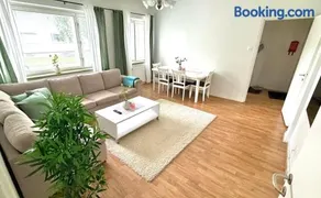 Entire apartment right next to the bus and train station - Image 2