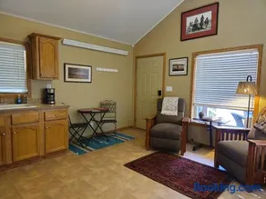 Guest House - Image 5