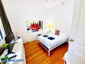 Magnificent Newtown Terrace - Image 2