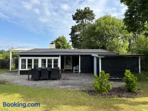 Charming 3-Bedroom Summerhouse With A Big Garden - Image 1