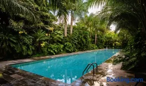 Cozy, elegant 2BR Via Montejo, steps to US Consulate - Image 1