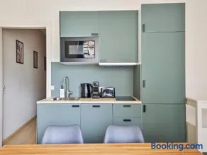 Élégant Appartement à Paris 16e - Image 2