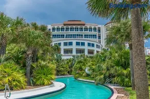 Unique beachfront condo with exceptional views - Image 2
