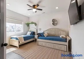Barefoot Breeze wPool Fireplace - Image 2