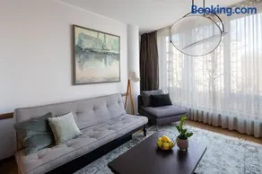 Riga Riverside Spacious One Bedroom Apartment - Image 2