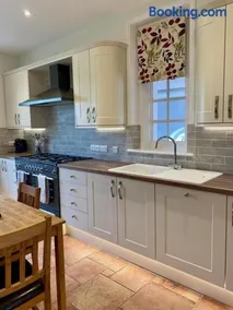 The Moretons Farmhouse - Image 3