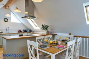 Finest Retreats - Tregirls - Image 2
