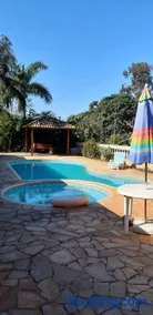 Chácara Tâmo na mió, Confortável casa de campo para famílias com Wifi, max 15 pessoas - Image 2