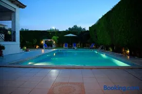 Cottage BLUE DOLPHINS with private pool - Image 1