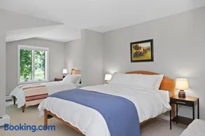Downtown Middlebury River House - Image 3