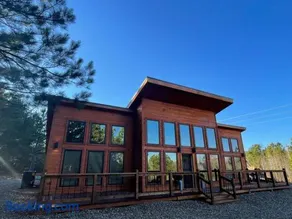 The Luxurious - River Ranch - Cabin Sleeps 9! - Image 1