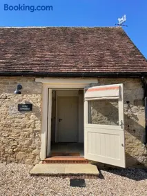 Wyke Cowsheds - Image 3