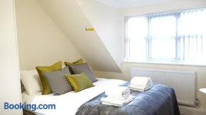 RC Airport Rooms - Image 3