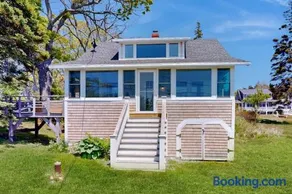Ocean Point Colony Home w/ Sunroom & Sweeping Ocean Views, Dog-friendly - Image 1